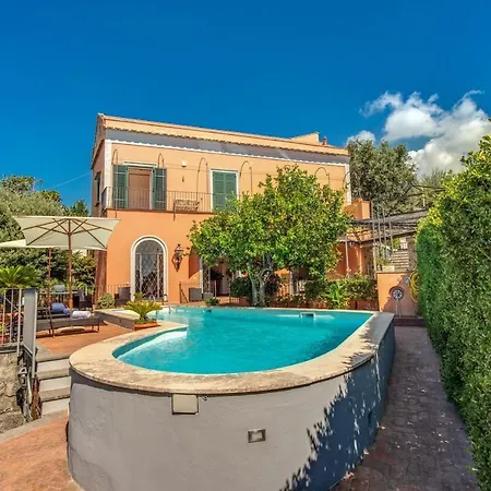 Villa Lucia *